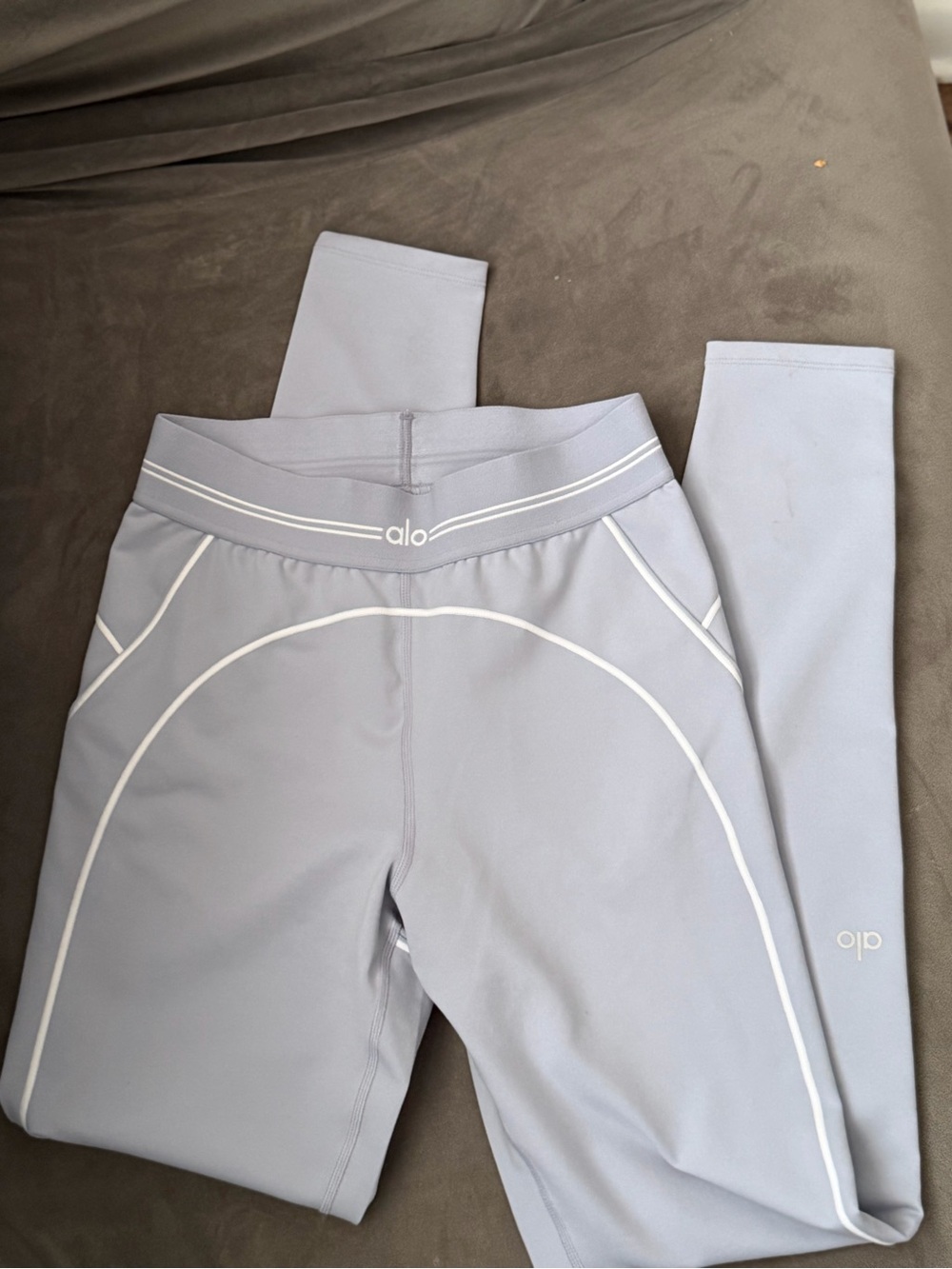 ALO Yoga Airbrush High-Waist 7/8 Heart Throb Legging Winter Frost/White